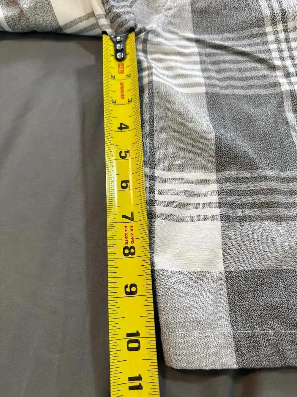 Ocean Current Plaid Shorts Gray White Men’s Size 32 Casual Flat Front